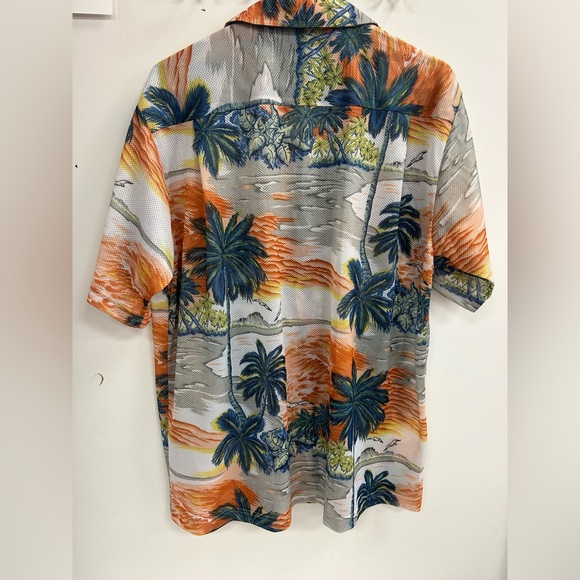 OCEAN CURRENT HAWAIIEN MEN SHIRT  IN SIZE MEDIUM  VERY PRETTY PALM TREES - Picture 3 of 5